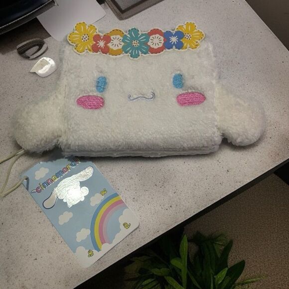 Loungefly Cinnamoroll Flower Florals Crown Fuzzy Plush Spring Wallet NWT Boho - Picture 1 of 4